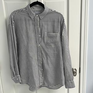 NWOT Urban Button Down